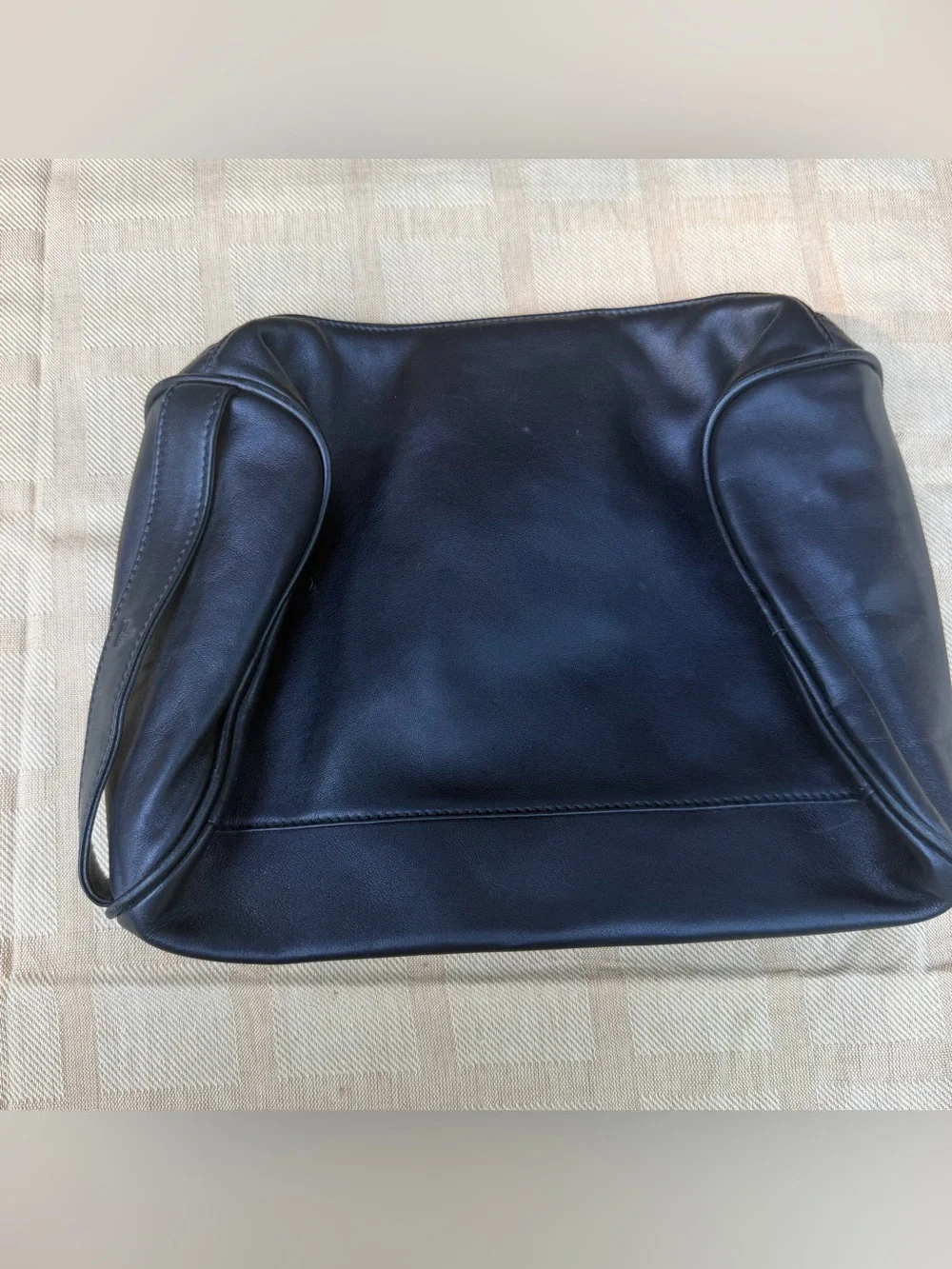 TUMI G4 Black Leather Travel Dopp Toiletry Bag